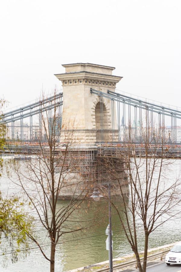 Danube Waterfront View At Chain Bridge * Boedapest