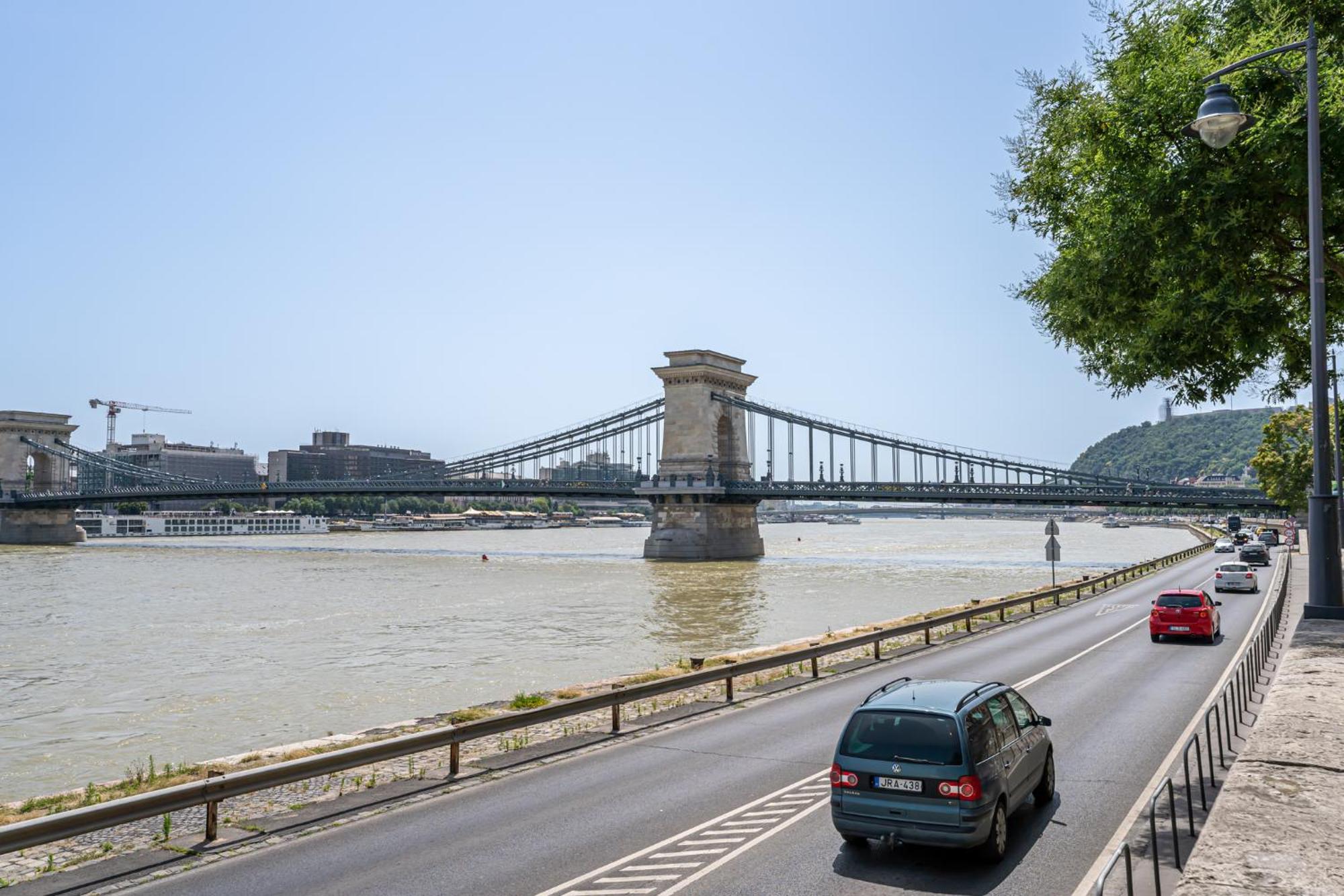 Appartement Danube Waterfront View At Chain Bridge *