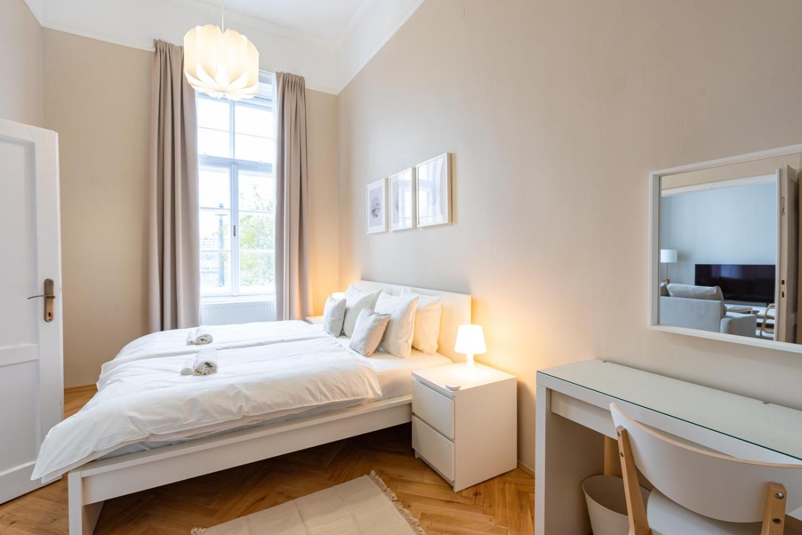 Danube Waterfront View At Chain Bridge Appartement